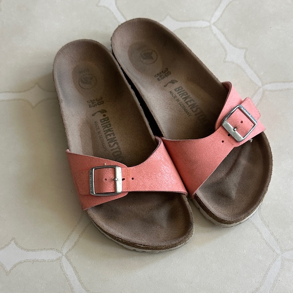 Birkenstock Leather Madrid Coral Rose Sandals w/ Small Silver Buckle Sz 38 7/7.5